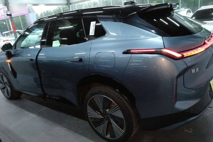 Used Lynk & Co 08 EM-P 2025 220 km All-Wheel-Drive Performance Halo