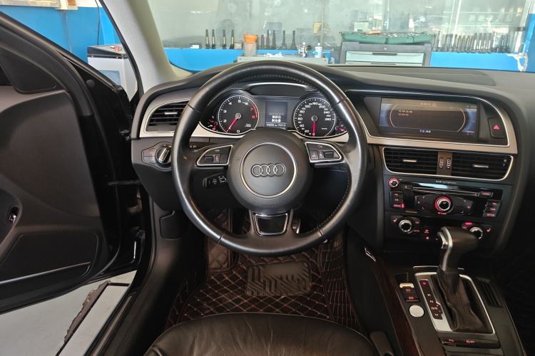 Used Audi A4L 2016 35 TFSI Automatic Comfort Model Steering Wheel