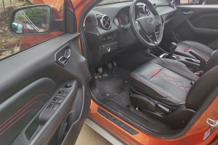 Used Soueast DX3 2018 1.5L Manual Luxury Model Driver Seat