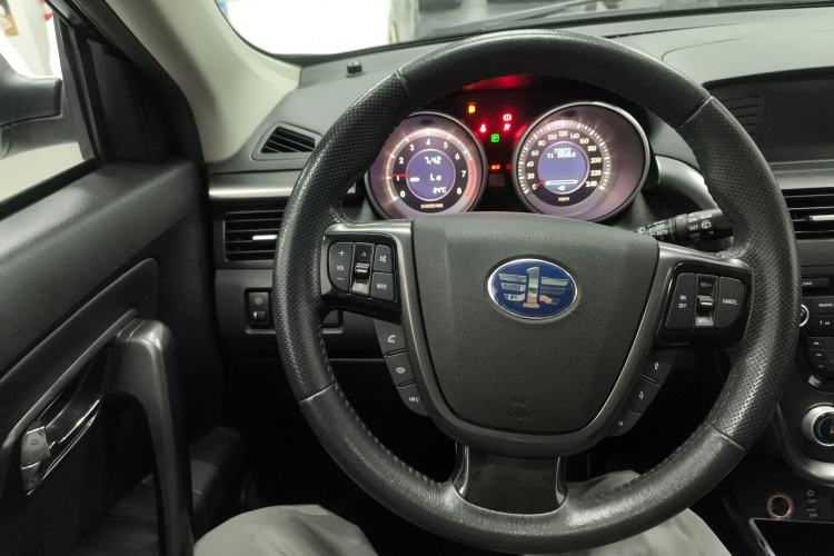 Used Bestune X80 2016 2.0L Automatic Luxury Model