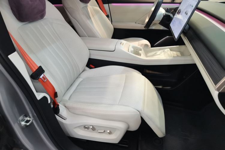 Used ONVO L60 2024 60 kWh Rear-Drive Version Right Front Seat