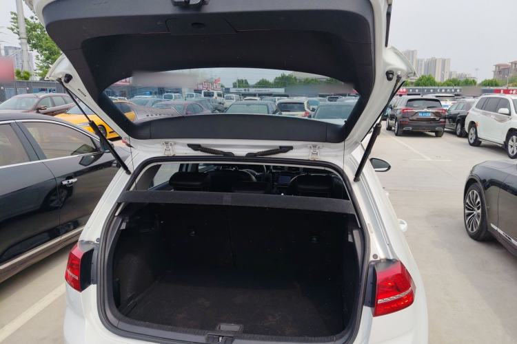 Used Volkswagen Golf 2015 1.4TSI Automatic Luxury Model Trunk