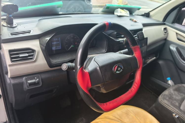 Used SAIC MAXUS EV30 2022 Pure Electric Smart Logistics Expert with Short Wheelbase Guoxuan