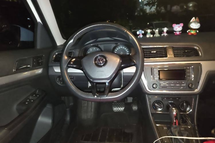 Used Volkswagen Gran Lavida 2015 1.6L Automatic Comfort Edition
