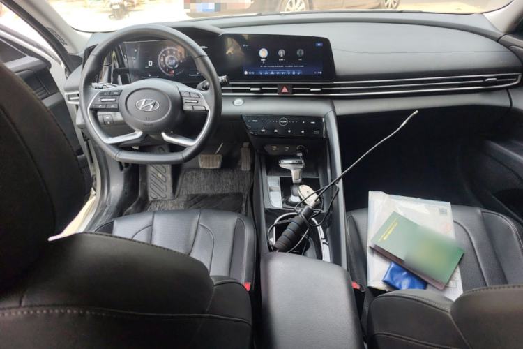 Used Hyundai Elantra 2022 1.5L CVT LUX Prestige Edition
