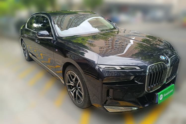 Used BMW 7 Series 2023 735Li M Sport Package Exterior 2