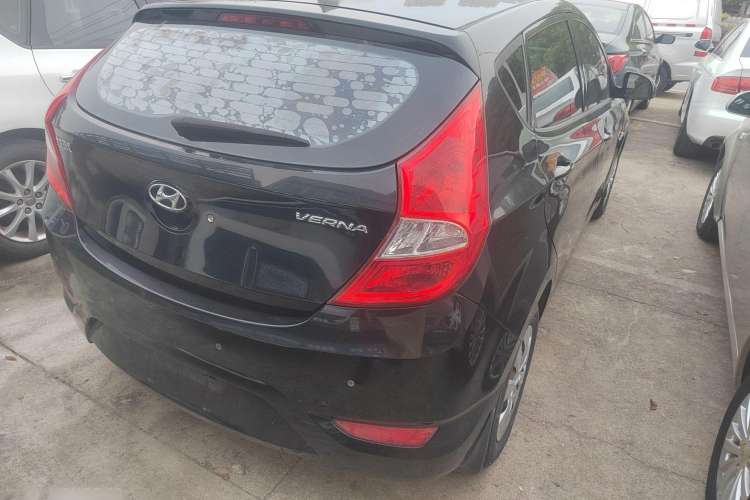 Used Hyundai Verna (older generation) 2011 Hatchback 1.4L Automatic Comfort Model GS