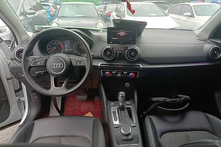 Used Audi Q2L 2021 35 TFSI Fashion Dynamic Model Center Console