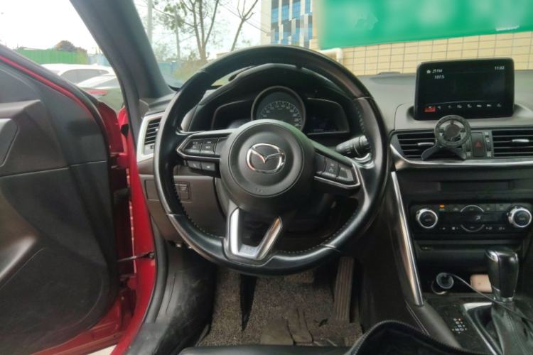 Used Mazda CX-4 2018 2.0L Automatic Two-Wheel Drive Blue Sky Premium Upgrade Version China V Standard
