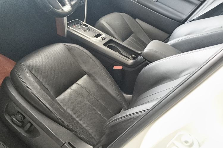 Used Land Rover Discovery Sport 2016 2.0T HSE Left Front Seat