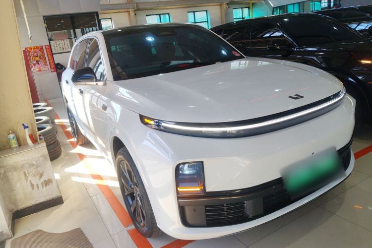 Used Li Auto L7 2023 Pro Model Front Right 45 Deg