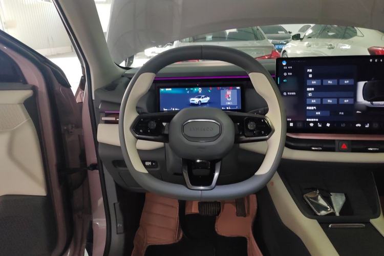 Used Lynk & Co 06 EM-P 2023 EM-P 126 Long-Range Halo Steering Wheel