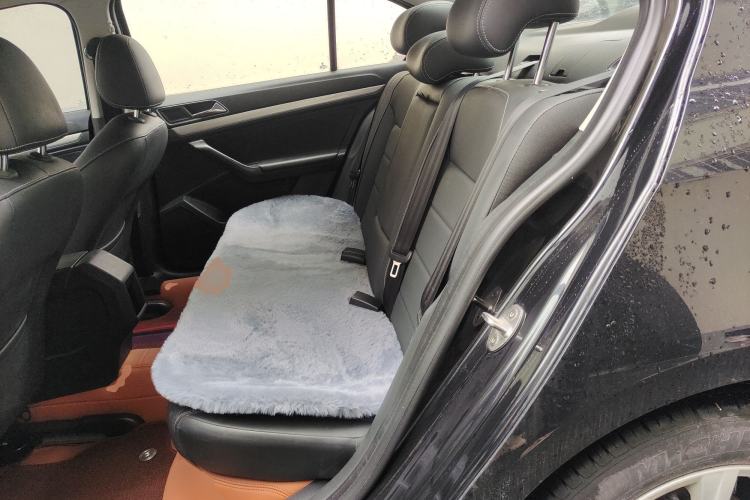 Used Volkswagen Lavida 2015 1.6L Manual Comfort Edition
