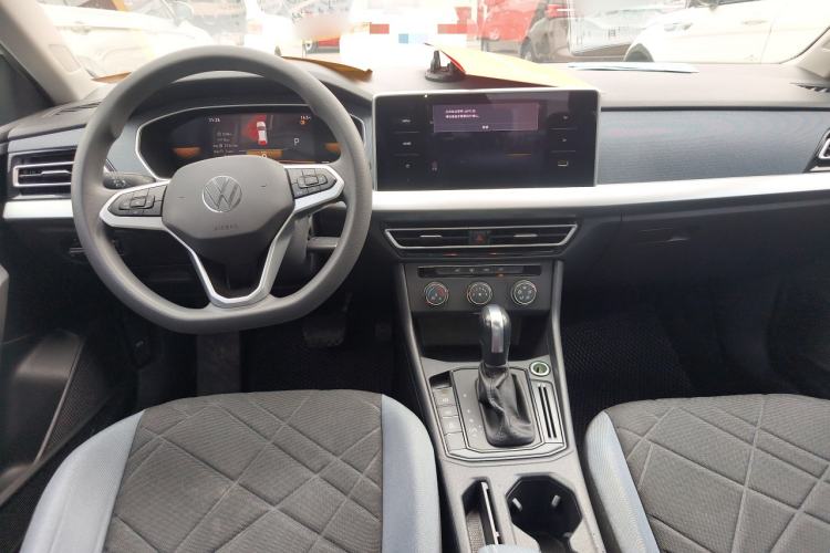 Used Volkswagen Lavida 2023 1.5L Automatic De Yi Edition Center Console