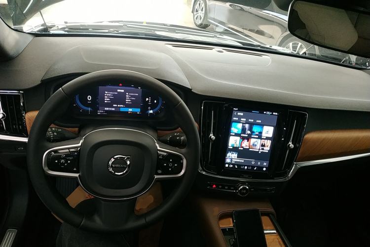 Used Volvo S90 2024 B5 Zhiyi Luxury Edition