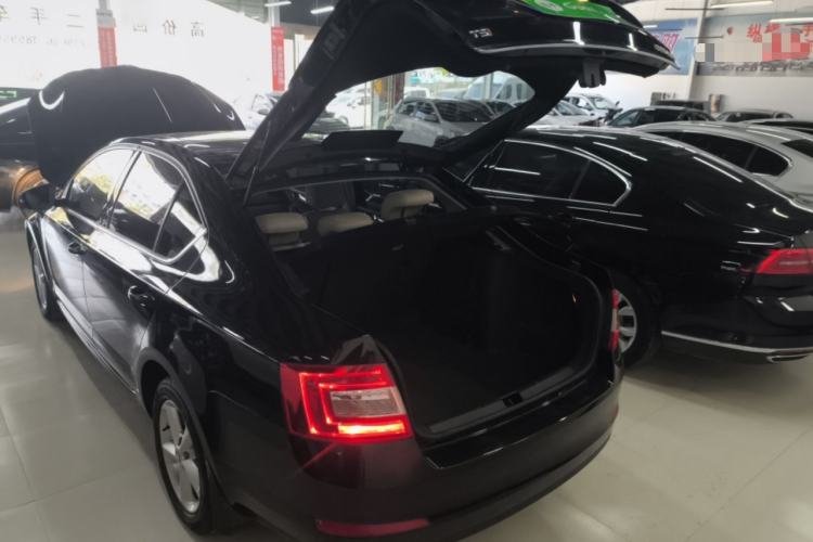 Used Skoda Octavia 2015 1.4TSI DSG Yijun Edition
