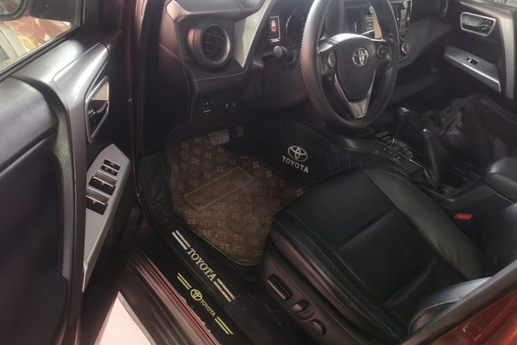 Used Toyota RAV4 2016 2.0L CVT Two-Wheel Drive Smart Edition China V Standard Driver Seat