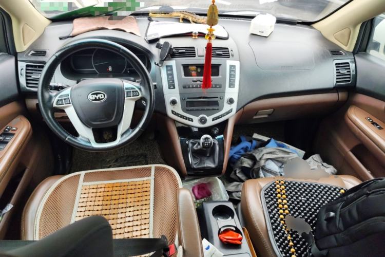 Used BYD S6 2014 2.0L Manual Luxury 5-Seater