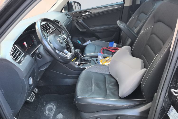 Used Volkswagen Tiguan L 2019 330TSI Automatic Two-Wheel Drive R-Line Flagship Model China VI Standard Left Front Seat