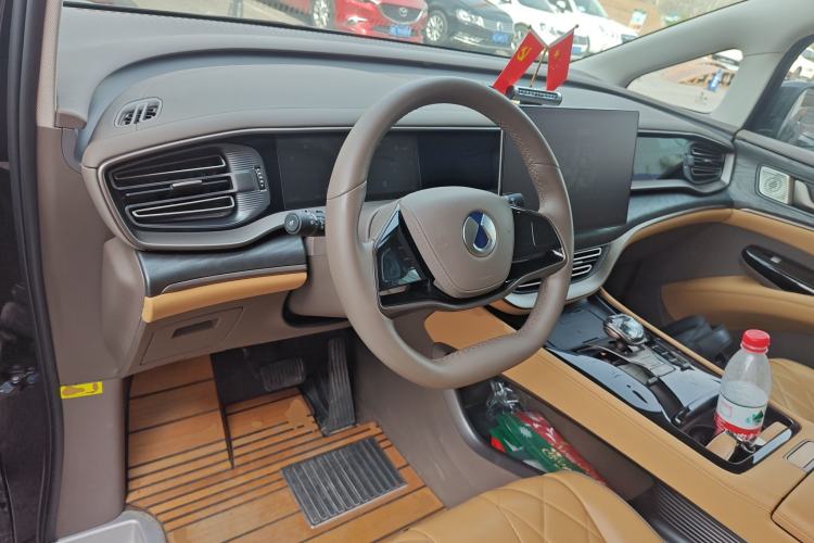 Used Denza D9 2022 DM-i 1040 Prestige Model