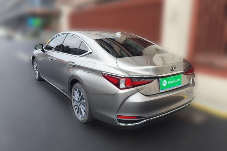 Used Lexus ES 2023 200 Excellence Edition
