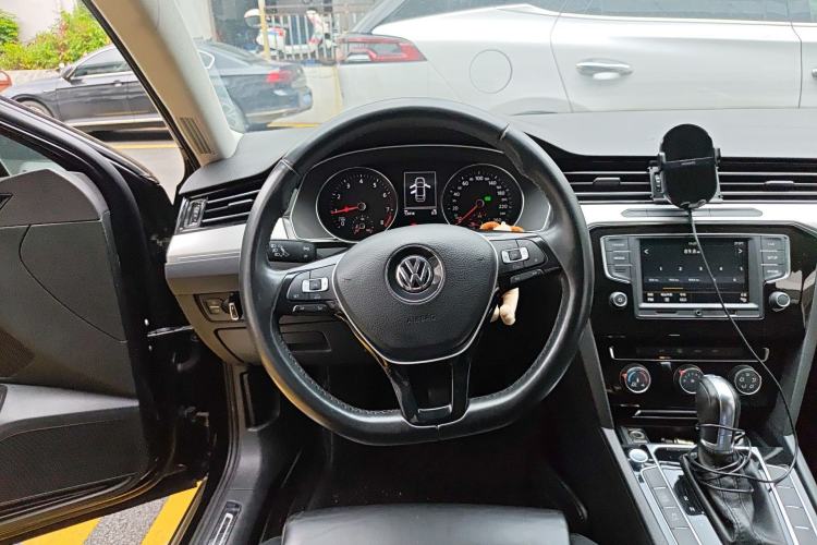 Used Volkswagen Magotan 2017 330TSI DSG Leading Model