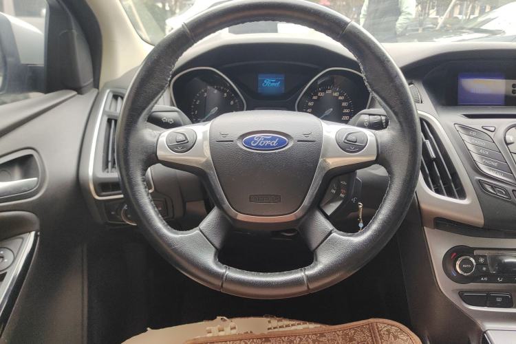 Used Ford Focus 2012 Sedan 1.6L Automatic Fashion Edition