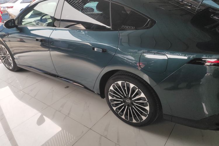 Used Nissan N7 2025 510 Air Left Side