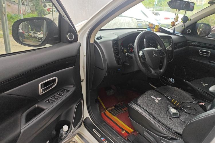 Used Mitsubishi Outlander 2021 2.0L Two-Wheel Drive Comfort Edition 5 Seats Driver Seat