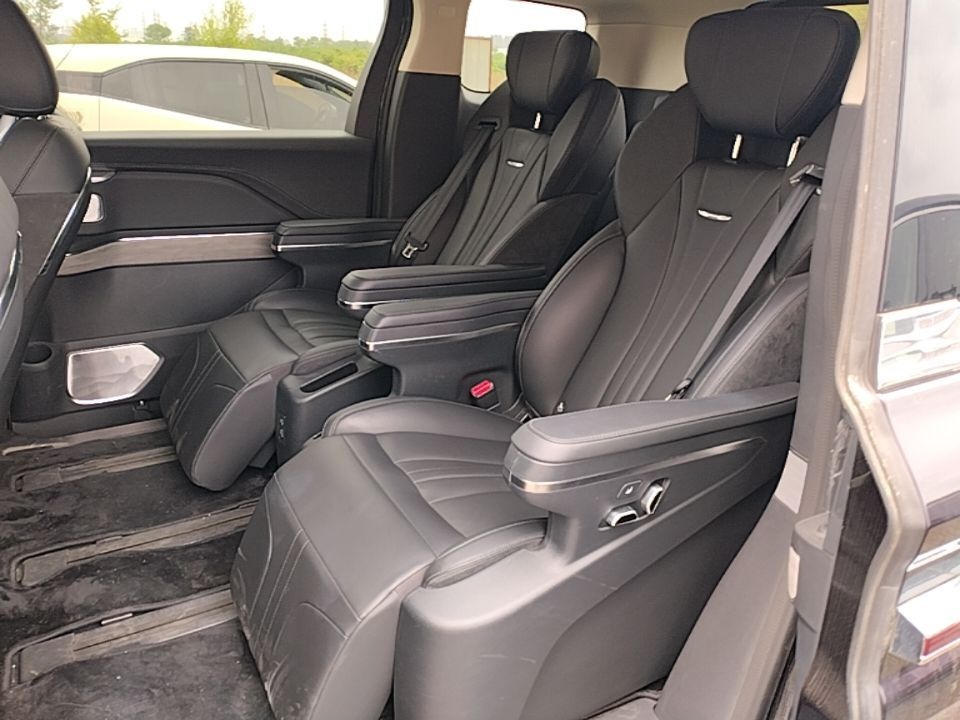 Hongqi HQ9 PHEV 2024 2.0T Four-Wheel Drive Business Edition — снимка 20