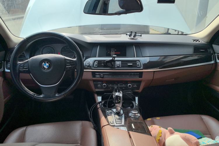 Used BMW 5 Series 2014 525Li Leading Model
