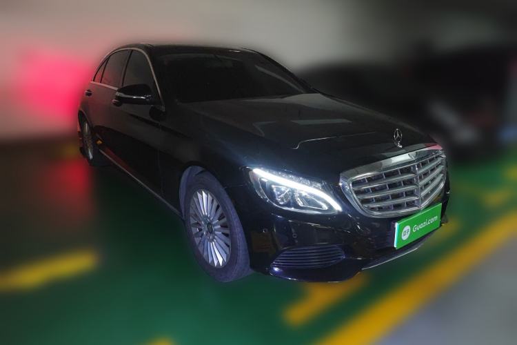 Used Mercedes-Benz C-Class 2015 Facelift C 200 L Front Right 45 Deg