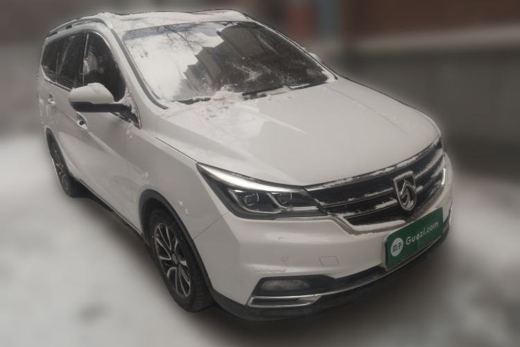 Used Baojun 730 2017 1.5T Manual Prestige Version 7 Seats Front Right 45 Deg