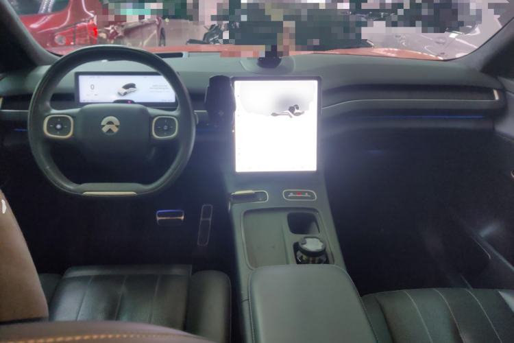 Used Nio ES8 2024 75 kWh Center Console