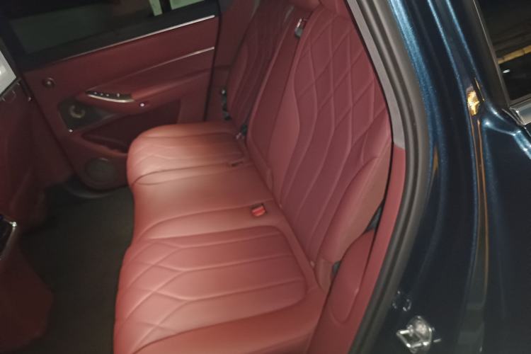 Used Hima AITO M8 2025 Extended-Range Ultra Version 53.4 kWh 5-Seater Edition Left Rear Seat