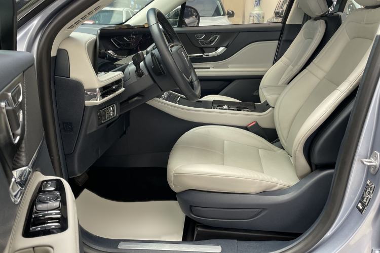 Used Lincoln Corsair 2023 2.0T Two-Wheel Drive Luxury Edition Left Front Seat