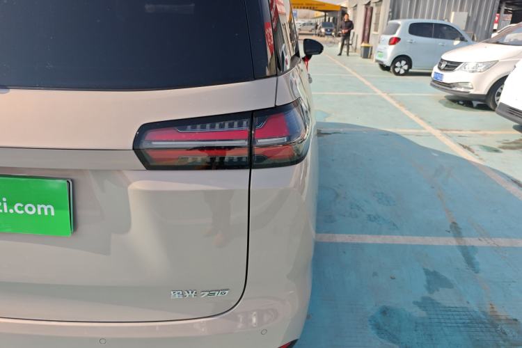 Used Wuling Wuling Starlight 730 2025 Model Plug-in Hybrid 125km Luxury Edition
