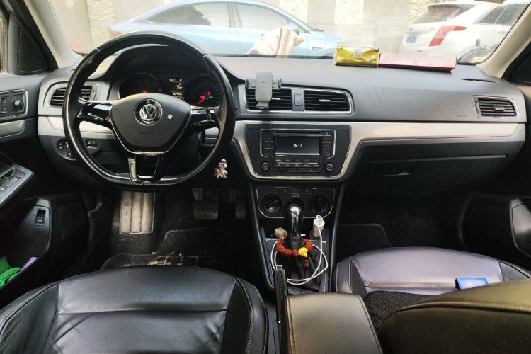 Used Volkswagen Lavida 2015 1.6L Automatic Comfort Edition
