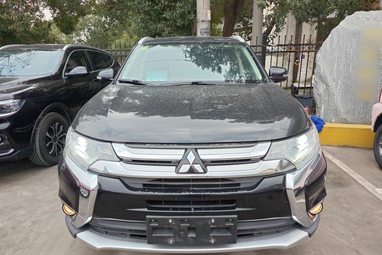 Used Mitsubishi Outlander 2018 2.0L Two-Wheel Drive Glory Edition 5 Seats
