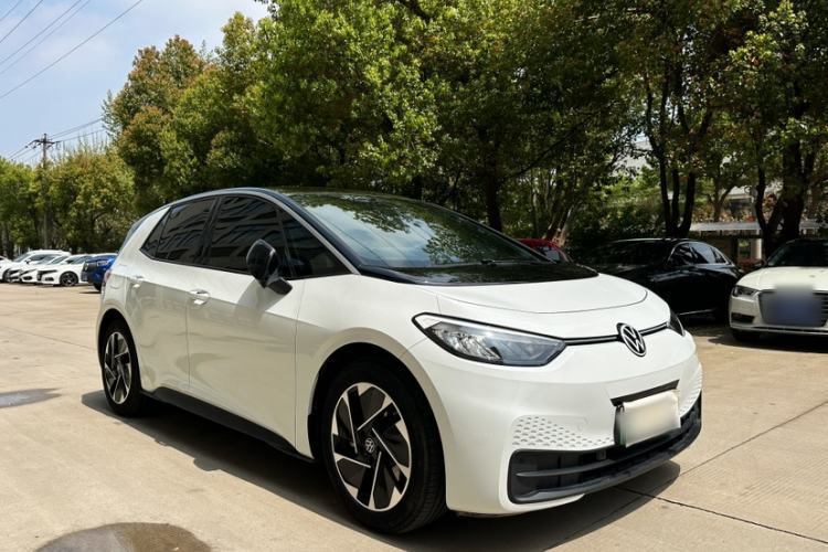 Used Volkswagen ID.3 2025 Smart Model Outstanding Oxygen Edition Exterior 4