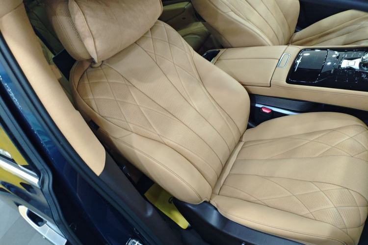 Used Denza D9 2025 DM-i Intelligent Drive 1020 Four-Wheel Drive Prestige Model
