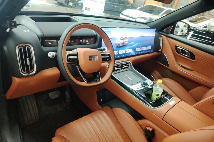 Used Geely Galaxy M9 2025 Model 210km Four-Wheel-Drive Leading Edition
