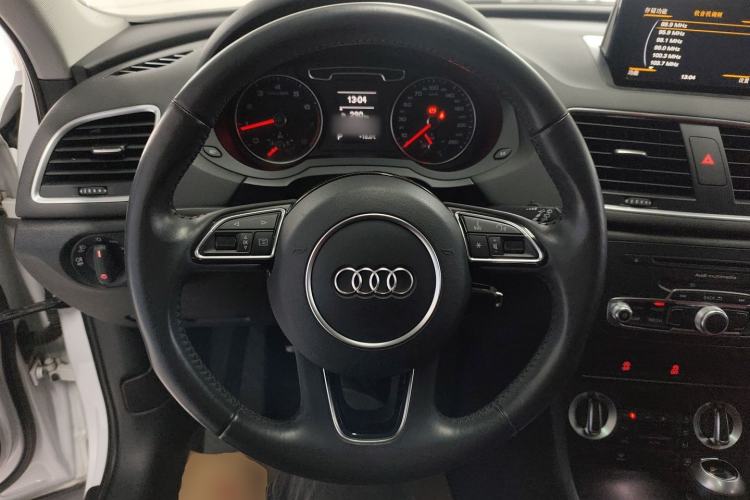 Used Audi Q3 2015 30 TFSI Ambition Edition Steering Wheel