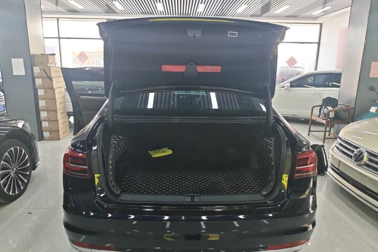 Used Volkswagen Phideon 2021 380TSI Luxury Edition Trunk