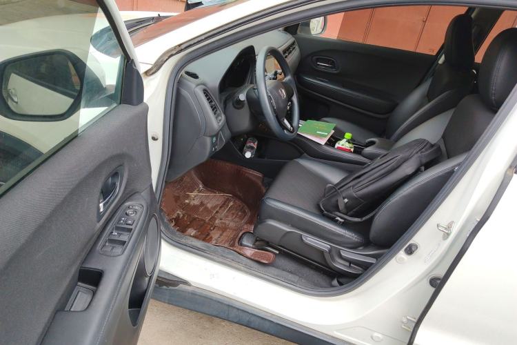 Used Honda Vezel 2020 1.5L CVT Pioneer Edition
