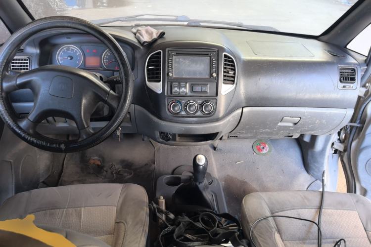 Used FORTHING Lingzhi 2014 V3 1.5L 7-Seater Comfort Model Center Console