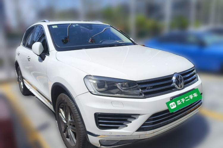 Used Volkswagen Touareg 2016 3.0 TSI High-End Version Front Right 45 Deg