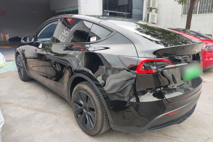 Used Tesla Model Y 2023 Long-Range All-Wheel-Drive Version