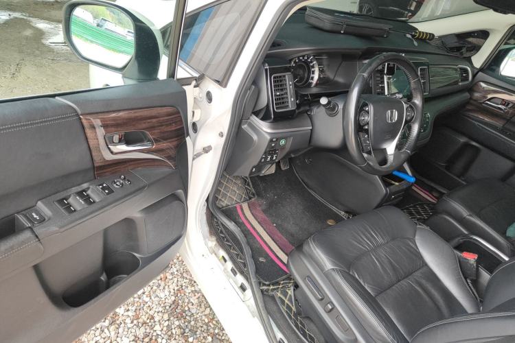 Used Honda Elysion 2016 2.4L Luxury Edition
