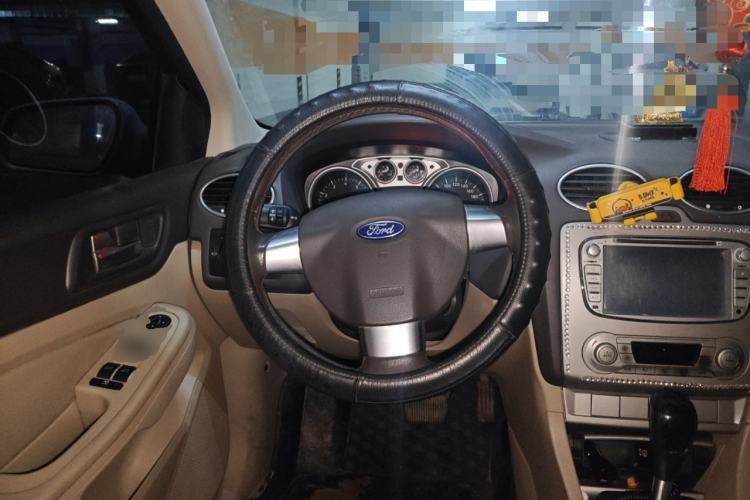 Used Ford Focus 2013 Hatchback Classic 1.8L Automatic Fashion Edition
